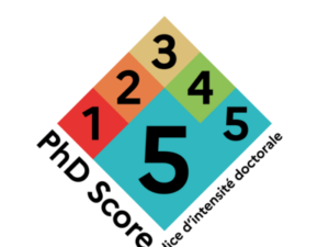 Logo du PhDScore avec un score de 5 sur 5. En-dessous du logo est écrit "PhDScore Indice d'intensité doctorale"